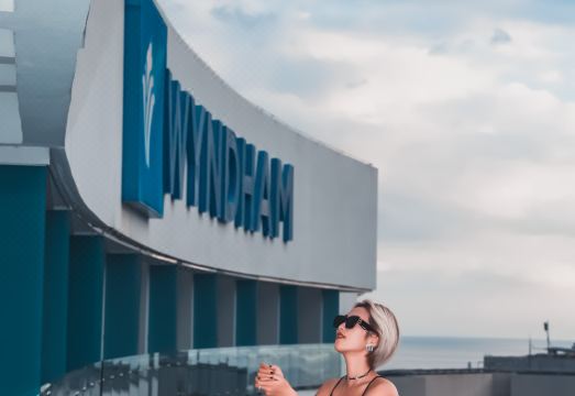 Wyndham Sanya Bay Hotel Overview