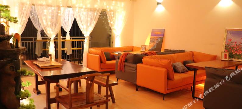 隐居东篱青年民宿(万象城地铁站店)图片