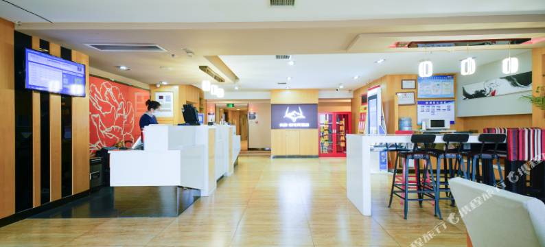 尖峰·悦电竞酒店(西安小寨地铁站店)图片