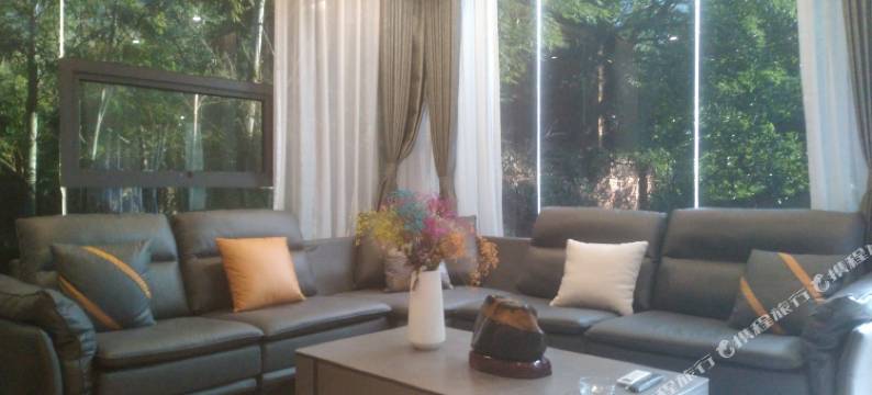 隐庐紫藤山舍图片