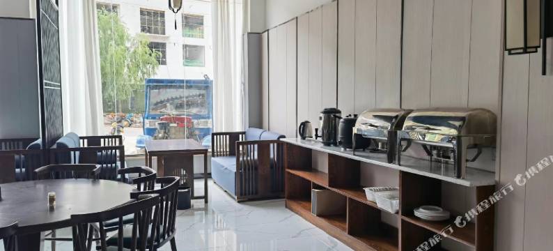 芒康如美镇庭友酒店图片