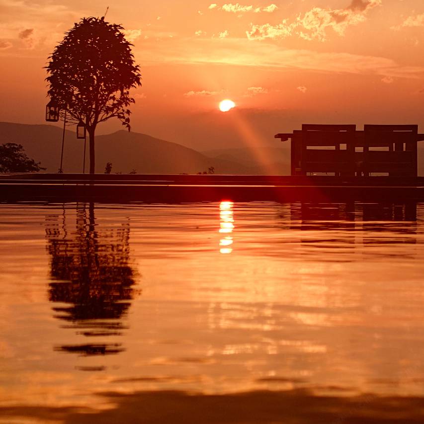 青寂溪谷半山酒店图片