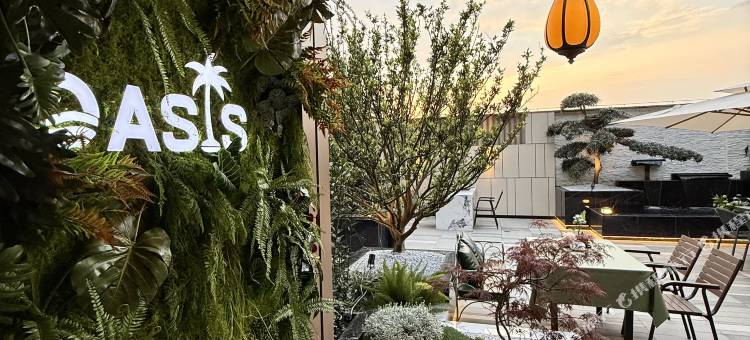 Oasis·绿洲私汤电竞酒店(牧华路地铁站店)图片