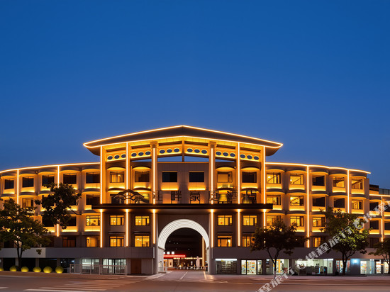 贵阳江畔豪庭酒店(贵阳东站师范学院地铁站店)