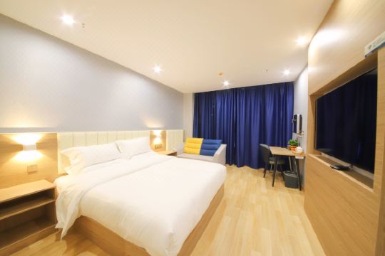 轻住·悦享酒店(西安大唐不夜城大雁塔地铁口店)预订价格,联系电话