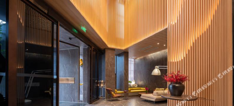 兰顿Q酒店(红河哈尼族彝族自治州建水小火车紫陶街店)图片