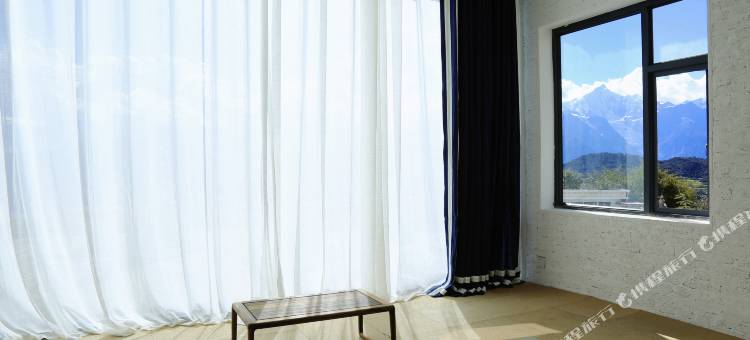 默居梅里雪山观景民宿图片