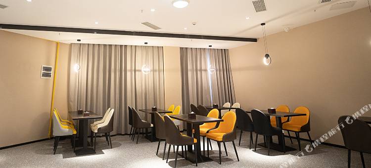 IU酒店(重庆南川名润万达广场店)图片