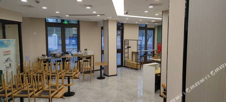 格菲酒店(上海临港滴水湖天文馆海洋公园店)图片