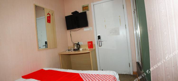 OYO济南逸轩宾馆(解放路华强店)图片