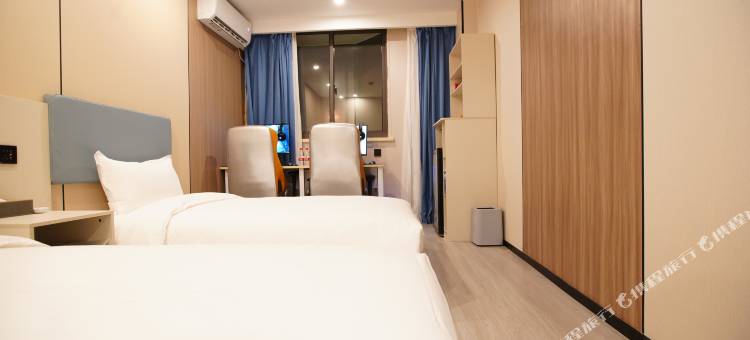 网鱼电竞酒店(上海中山公园环球港店)图片