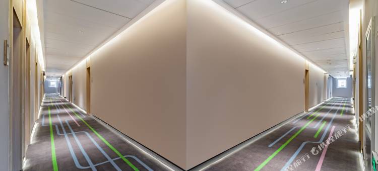 网鱼电竞酒店(南京江宁万达店)图片