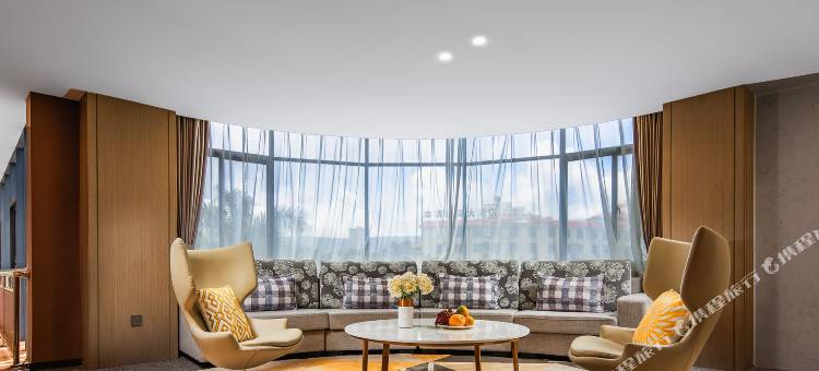 IU 酒店(瑞丽财富广场彩云城店)图片