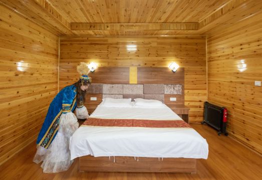 Bay Awule Villa Hotel Overview