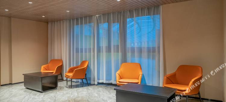 宜必思尚品酒店(吐鲁番北站广场店)图片