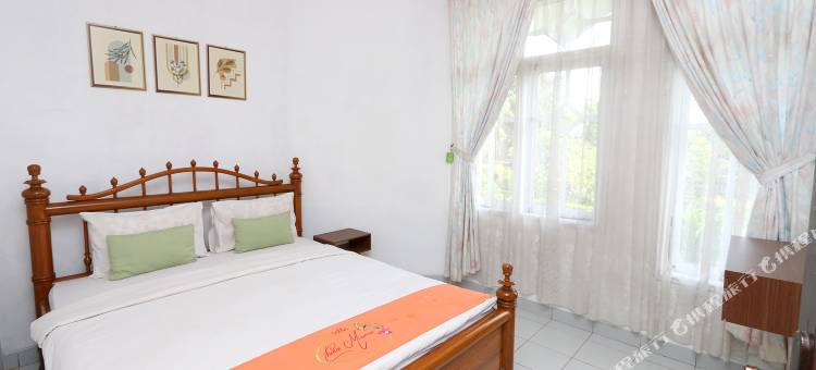带游泳池的Villa ChavaMinerva Hanni Ciater(Villa ChavaMinerva Hanni Ciater with Pool)图片
