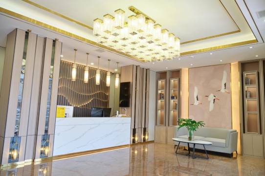 扎鲁特旗禧乐酒店