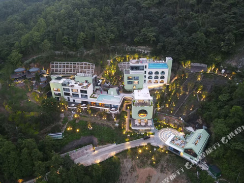 原舍嘿矿熊猫民宿