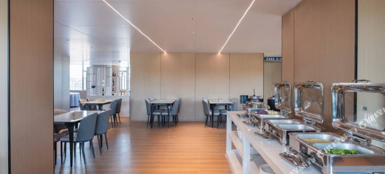 泸西禾尔曼酒店(锦辉广场店)图片