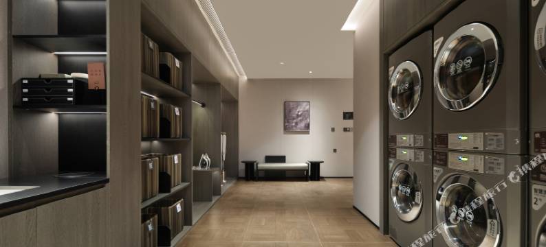 青岛五四广场延安三路地铁站亚朵酒店图片