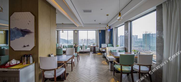 咸宁蓝海龍悦酒店(咸宁南站万达广场店)图片