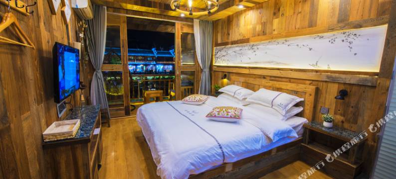 凤凰苗家客栈(古城虹桥店)图片