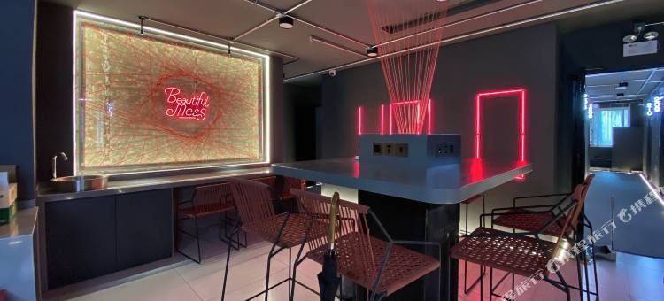 怡泰酒店(深圳南山地铁站店)图片