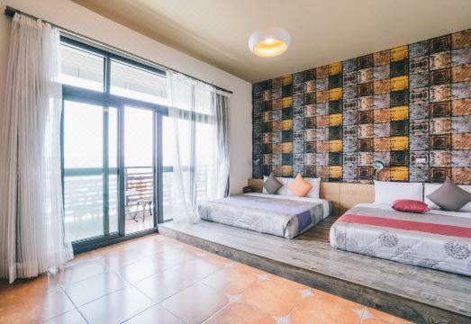 Wonderful & Travel Hostel Hotel Overview