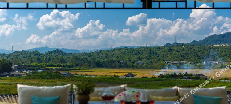 陌禾舒馨全景温泉酒店(和顺古镇贾家坝店)图片