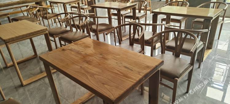 贵水商贸度假酒店(乌蒙大草原店)图片