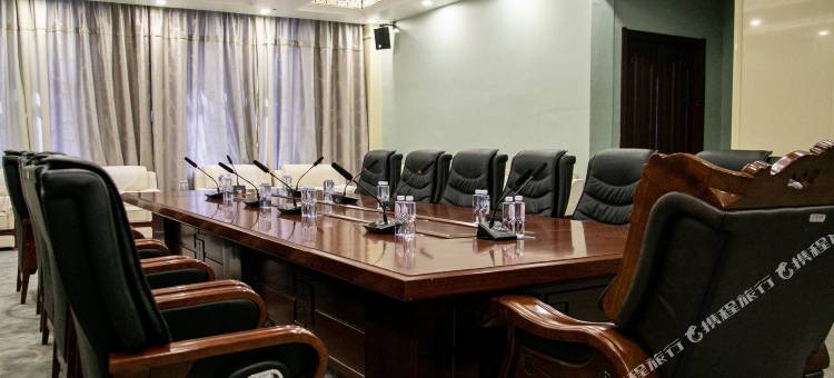 玛沁卿山国际酒店图片