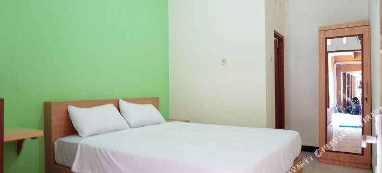 OYO Life 3003 汉达亚尼清真公寓(Wisma Handayani Syariah RedPartner Near Rsud Wonosari)图片