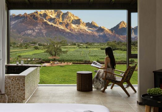 大野三秋·日照金山·野奢汤池度假酒店Snow Mountain（白沙古镇店）外景图