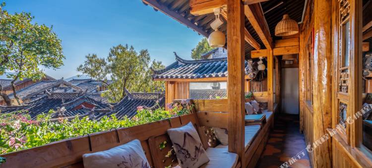 丽江古城山水木藏式轻奢精品客栈(樱花餐厅店)图片