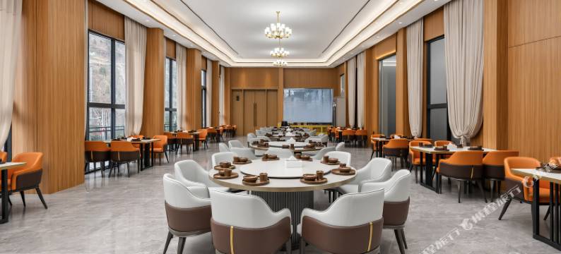 丽宽温泉酒店(海螺沟磨西古镇店)图片