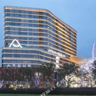 上海虹桥中心爱琴海亚朵s酒店