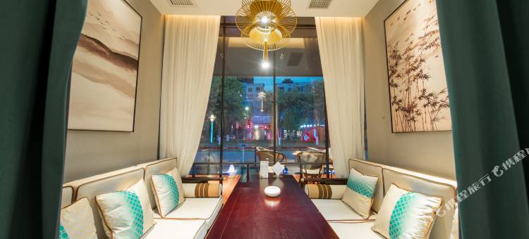 射洪鑫悦江景假日酒店图片