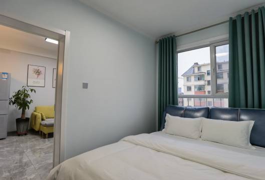 非著名设计师的家公寓(珲春东街1号分店)