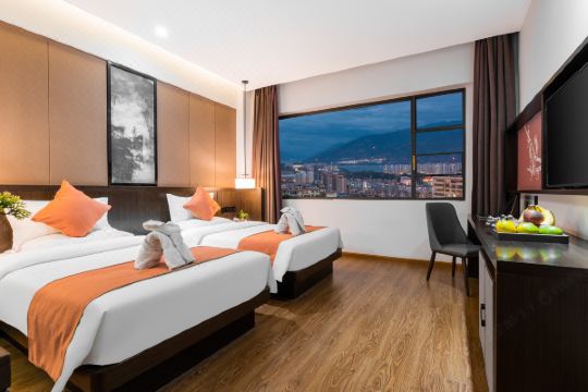 巧家白鹤滩隆江精选酒店