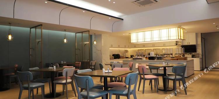 白玉兰酒店(十堰房县步行街店)图片