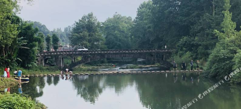 雅安木易君阁酒店(上里古镇店)图片