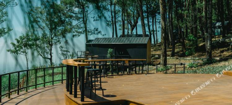 波波卡宾科班隆多玛琅酒店(Bobocabin Coban Rondo Malang)图片