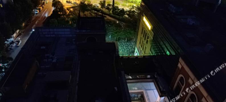 秘境智能影院民宿(光谷广场杨家湾店)图片