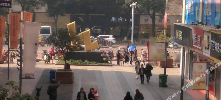 云图轻奢酒店(长沙望城区政府正荣财富广场店)图片