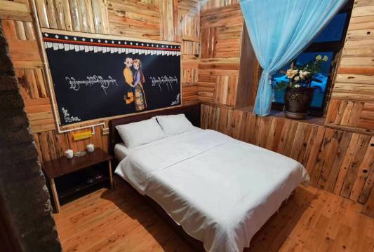 稻城藏缘拉姆民宿