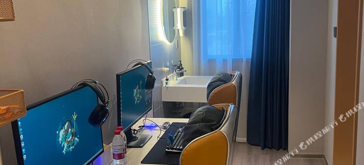 网鱼电竞酒店(上海汽车会展中心安亭地铁站店)图片