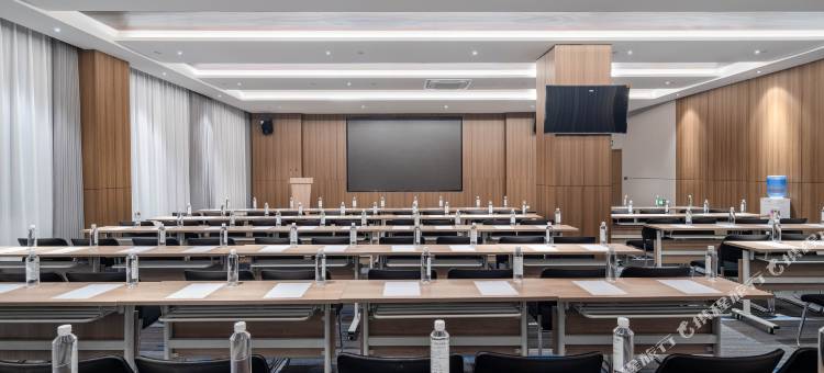 泸源国际酒店(阿庐古洞风景区店)图片