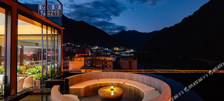 怒江旺咱卡｜MountainJoy DulongRiver ·设计师雪山观景智能酒店图片