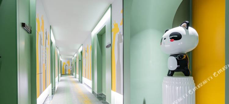 可乐S酒店(华侨城奇幻度假区襄阳东站店)图片