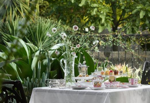 Seaside Seclusive Mansion Hotel Overview